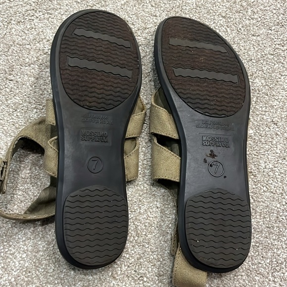 Mossimo (Target) snap back canvas sandals - Picture 4 of 4